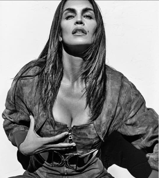 Is Cindy Crawford Retiring? Supermodel Says She’s ‘Not Making Any Final Statements’