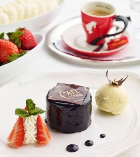 Mandarin Oriental Brings a Taste of Viennese Coffee House Culture