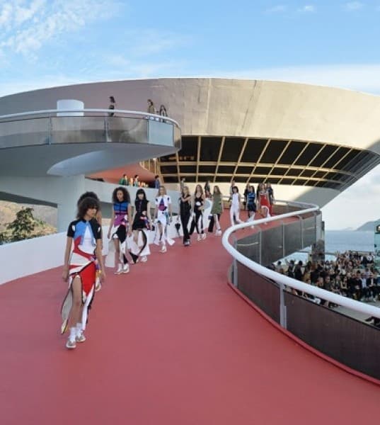 Louis Vuitton Takes Rio With Latest Cruise Collection