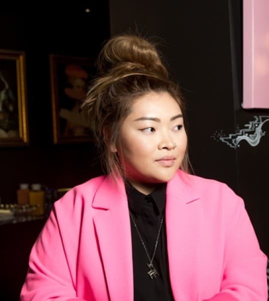 Chloe Bennett’s Exhibition Opens at J-Plus Hotel by Yoo