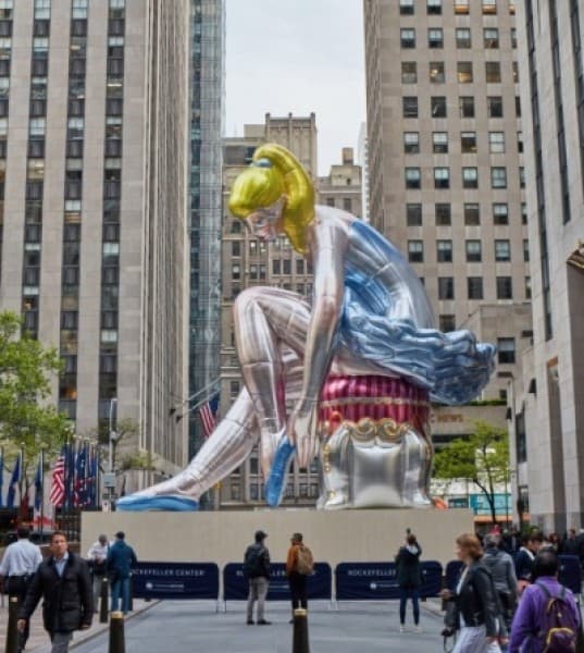 Jeff Koon’s Installs New Work In New York