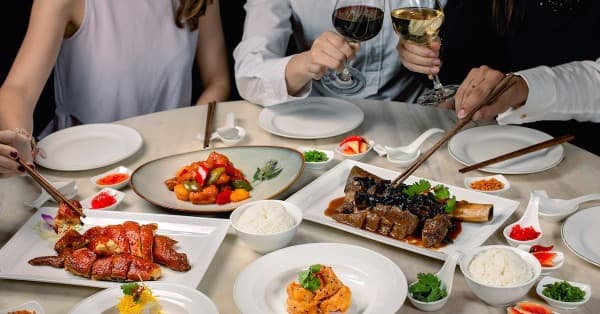 #legendloveschristmas: Win a grand dinner set for four at Foxglove