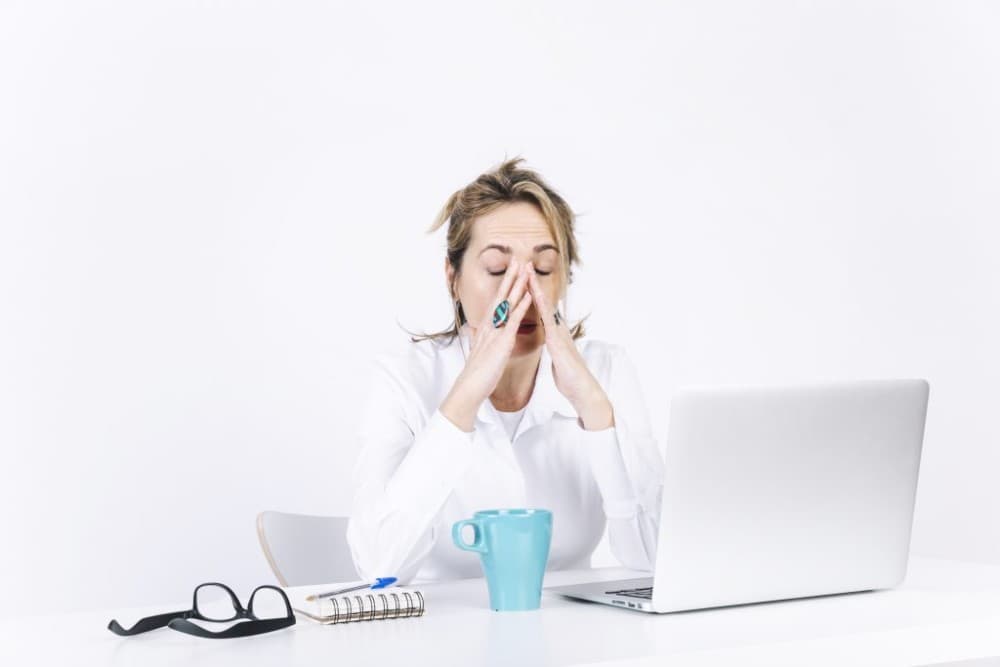 Do blue-light glasses really reduce digital eye strain?