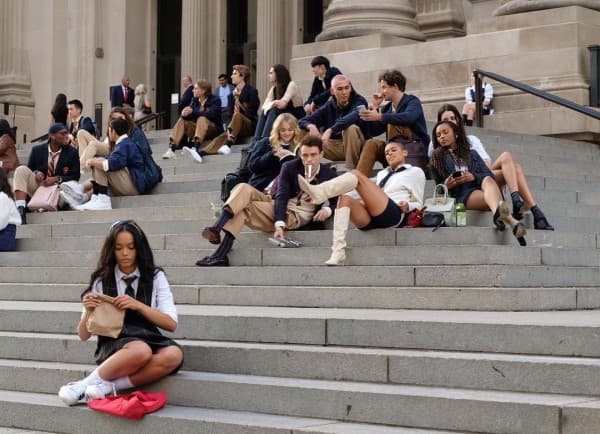 10 things to know about the new Gossip Girl remake