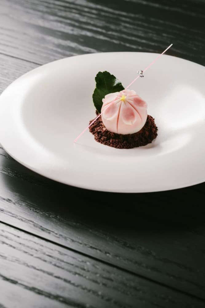 Confectionary that combines seasonality and creativity