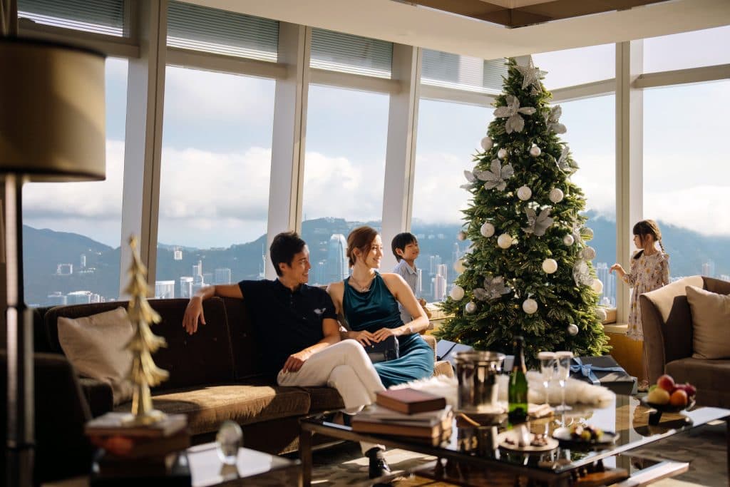 Festive-Stays-at-The-Ritz-Carlton-Hong-Kong-1024x683.jpg