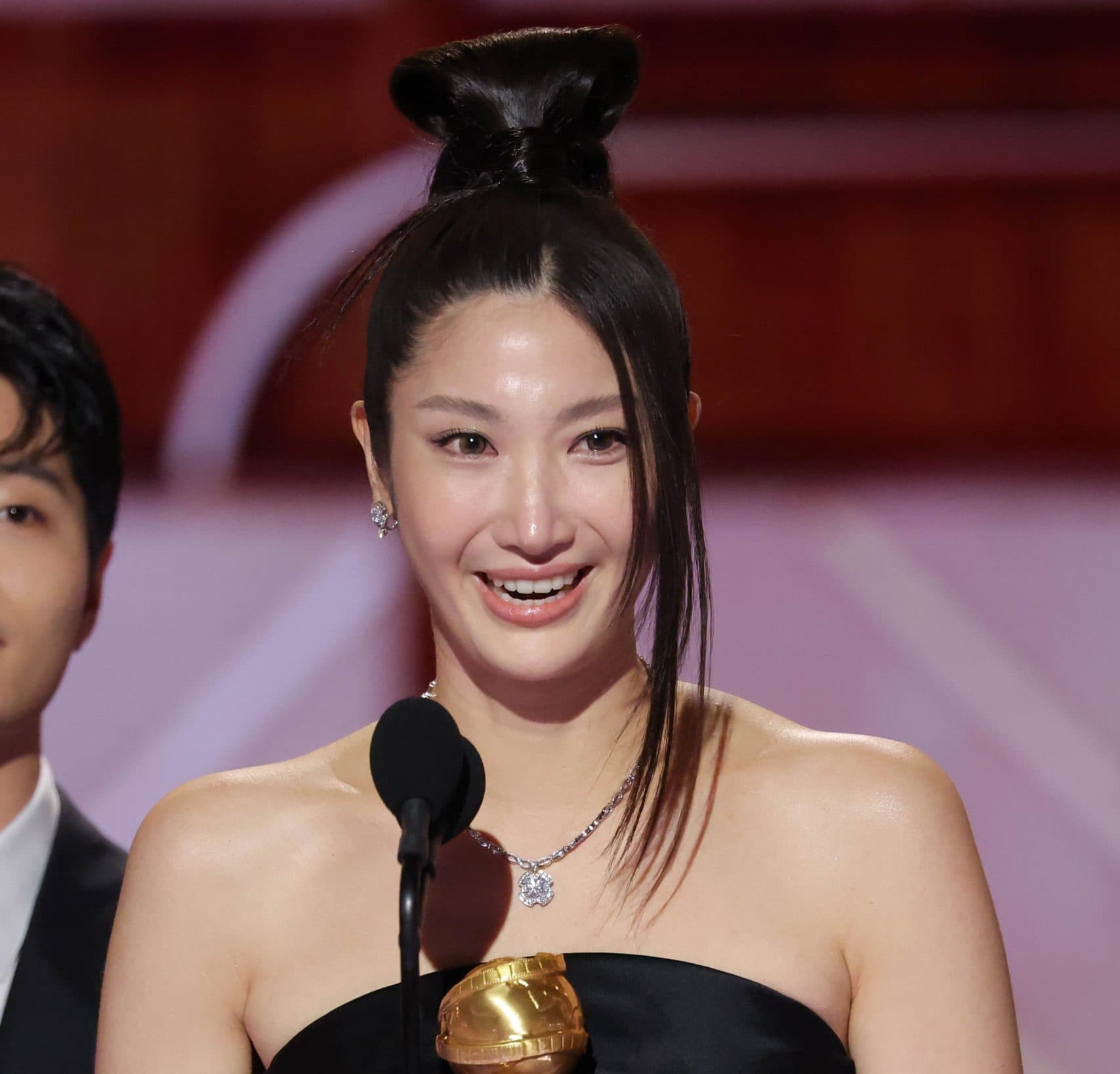 Golden Globe Awards winner Ejae’s quiet “Golden” style