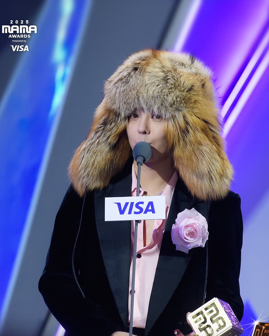 The monochrome fashion palette of the 2025 MAMA Awards with Aespa, Cortis, G-Dragon, and more