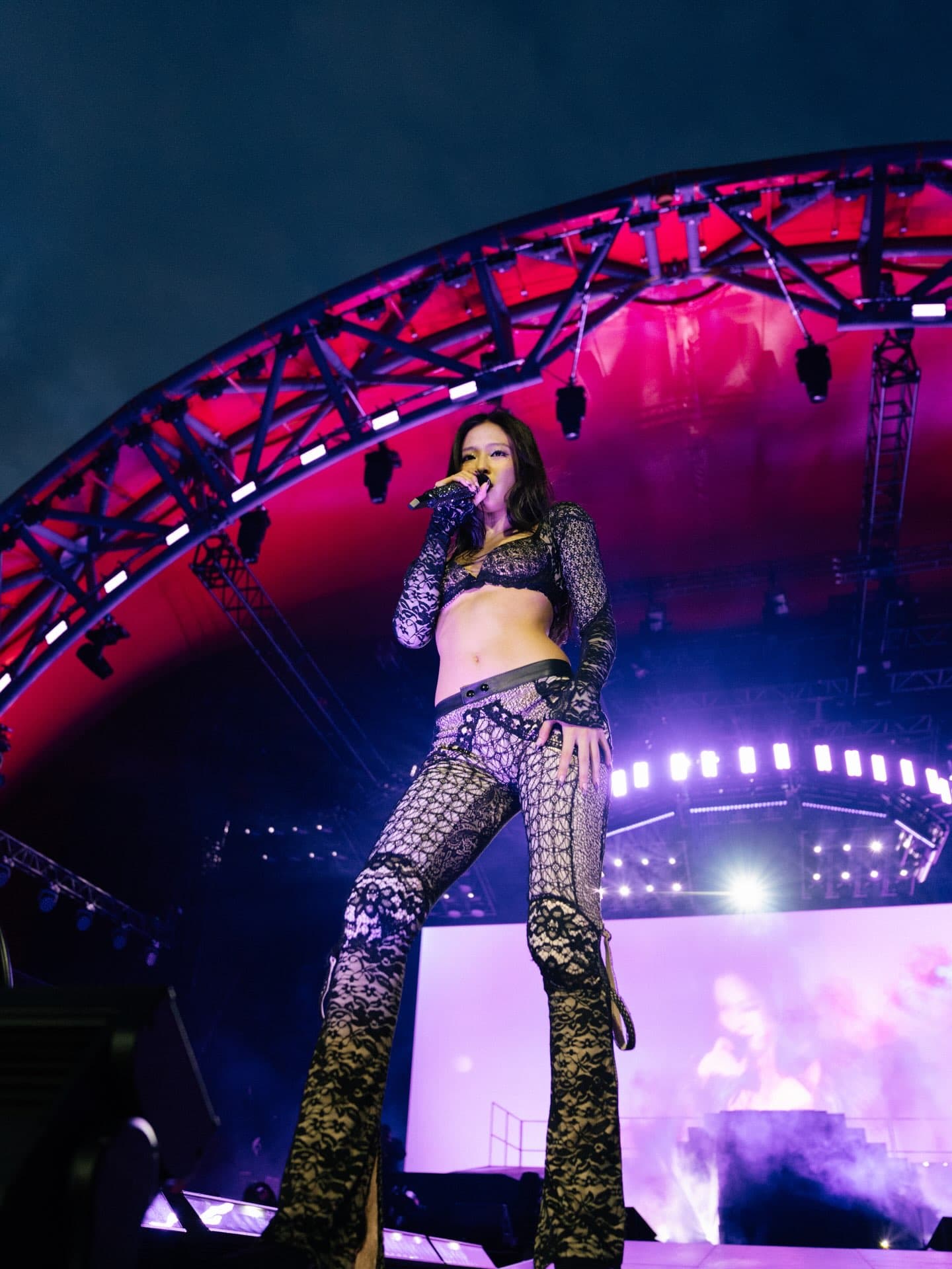 How Jennie’s Roskilde Festival look is launching the new era of lace