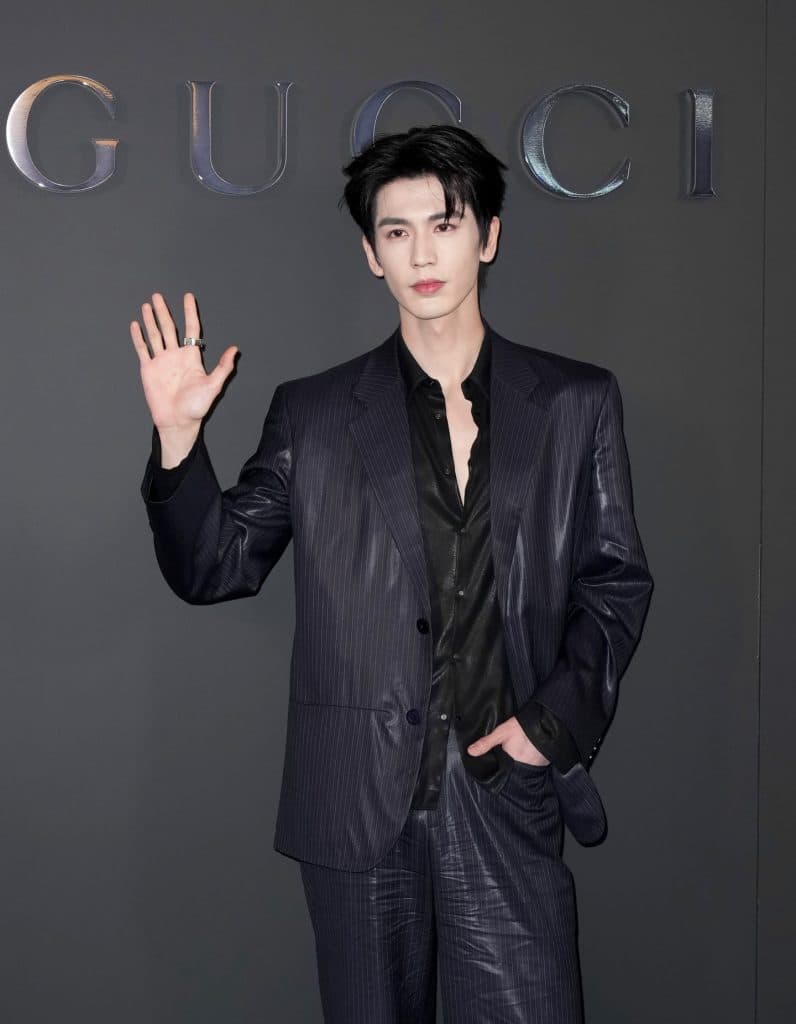 voguehongkong_1778982001_3898705541895535086_8635923437-796x1024.jpg