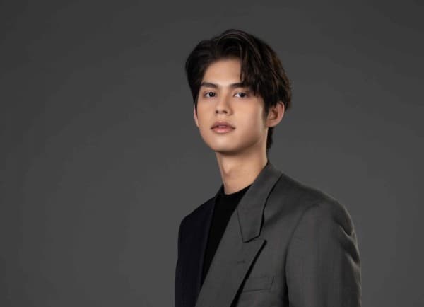 Interview: As Bright as it gets, Thai actor Vachirawit Chivaaree is an artist to the core