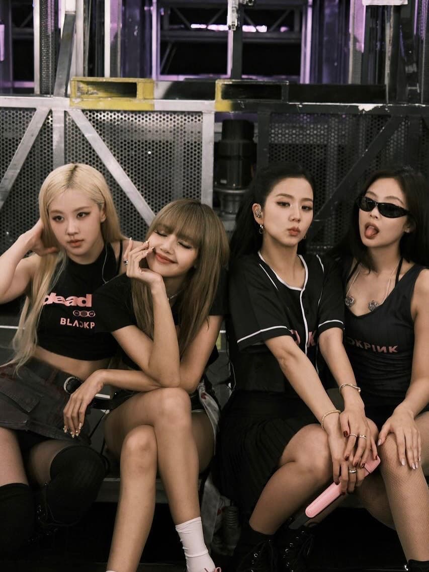 12 unforgettable stage looks from Blackpink's Deadline world tour