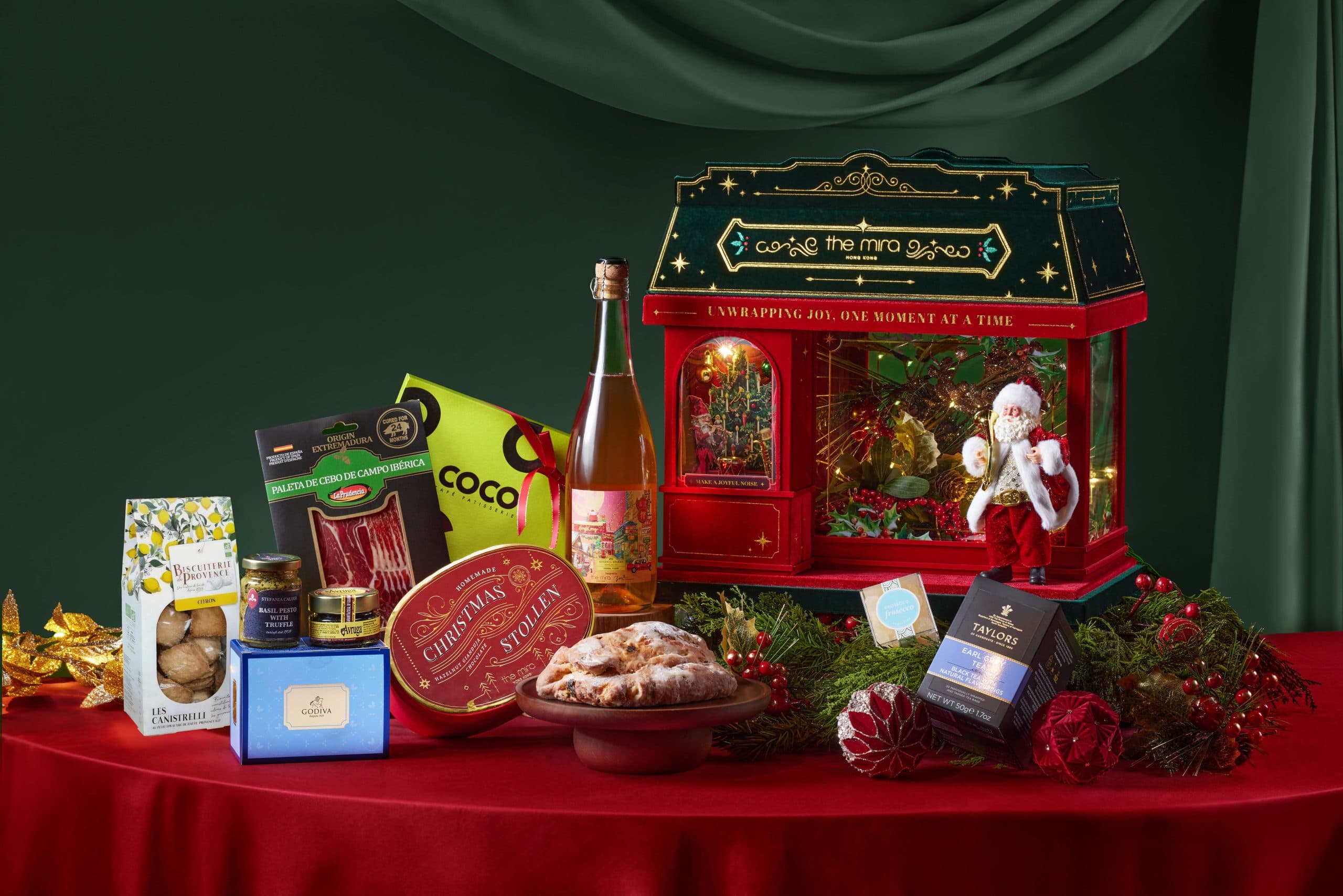 #legendxmas2025giveaway: A hamper from The Mira (HK$1,888) with a Bombshell shell gift (HK$800) (HK$2,688 combined value)