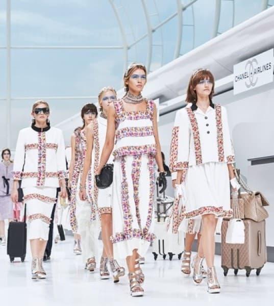 Paris Fashion Week Rejects ‘See Now Buy Now’