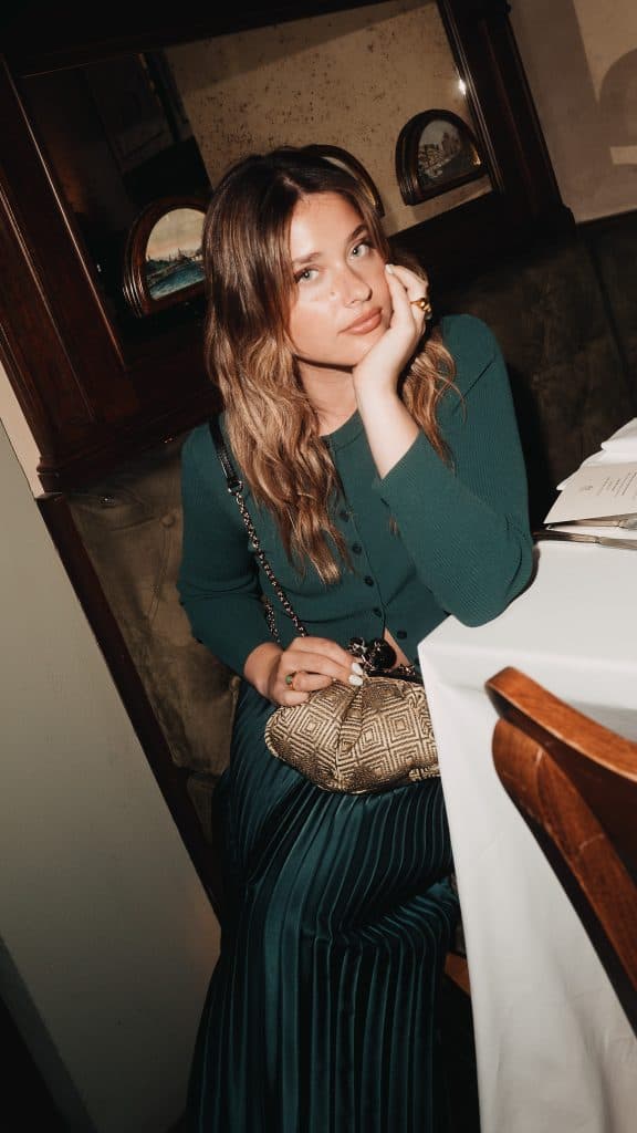 23.NICOLE-WALLACE-576x1024.jpg