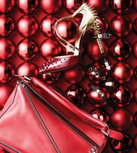 Advent of Accessories, Presents for the Present