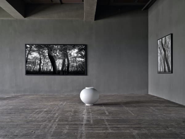 South Korean photographer that counts Barack Obama as collector holds joint show with ceramist
